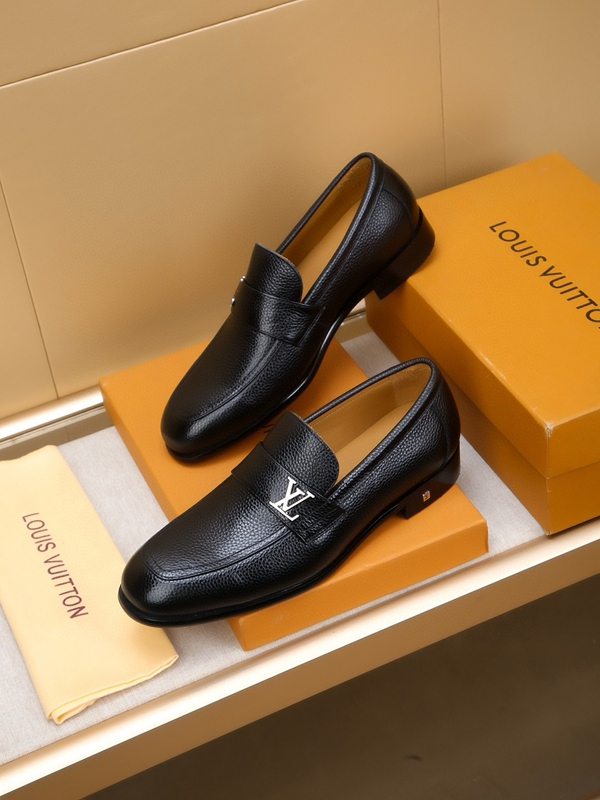 ルイヴィトン靴背面デザイン